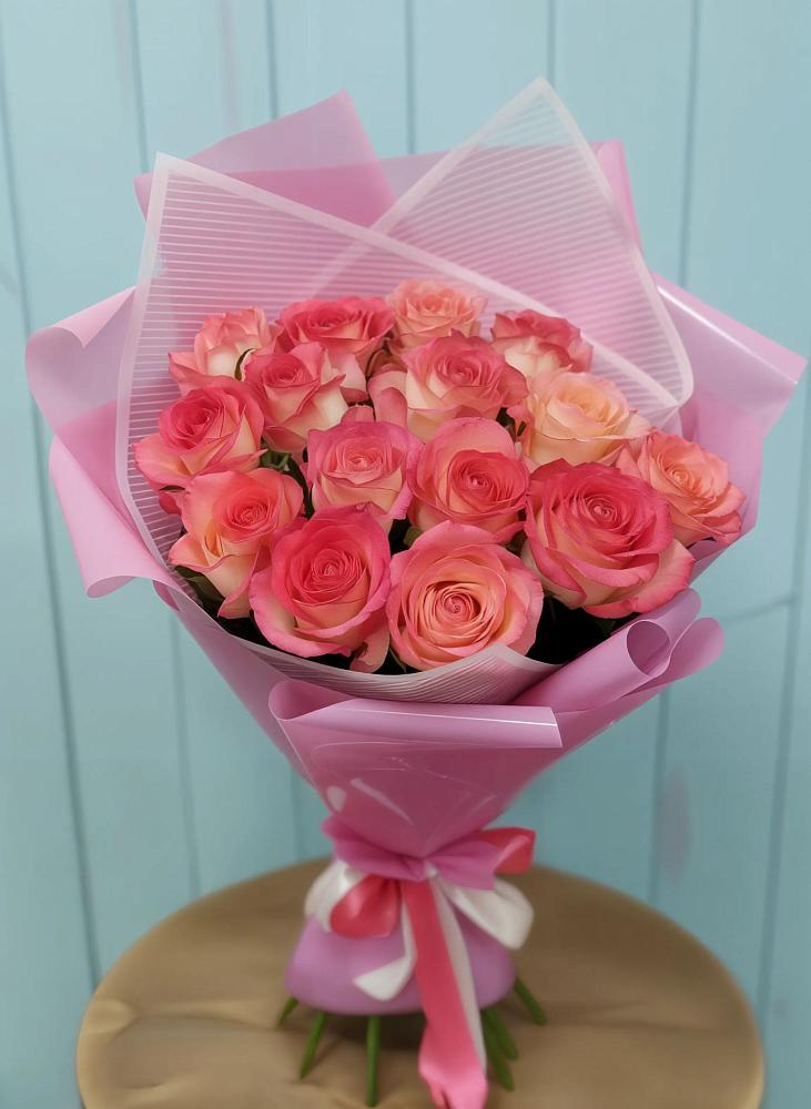 Букет 15 Розовых роз Равель в Фосфоритный