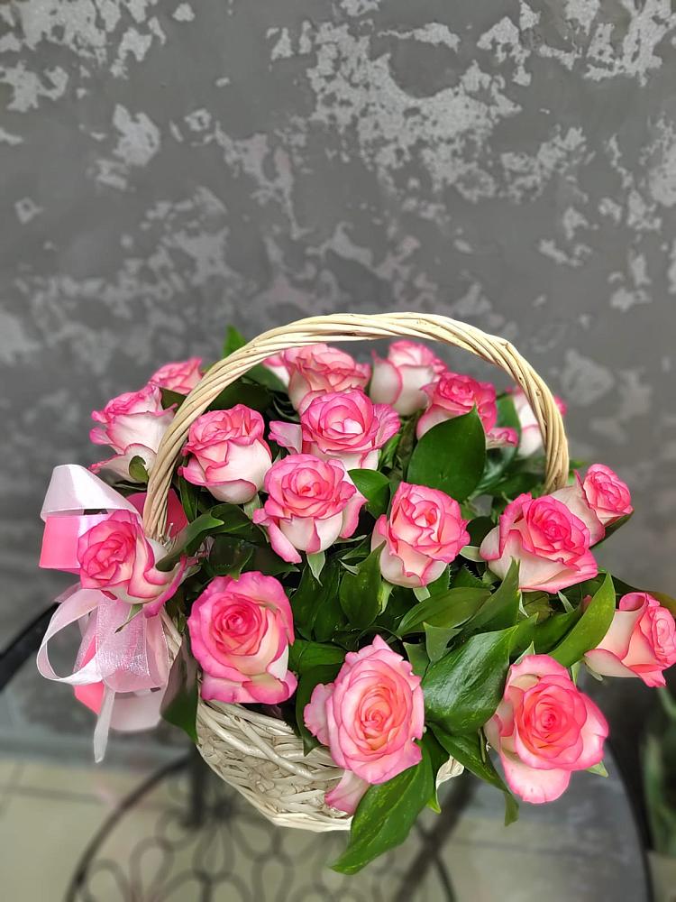 Цветочная композиция из Розы в корзине в Фосфоритный