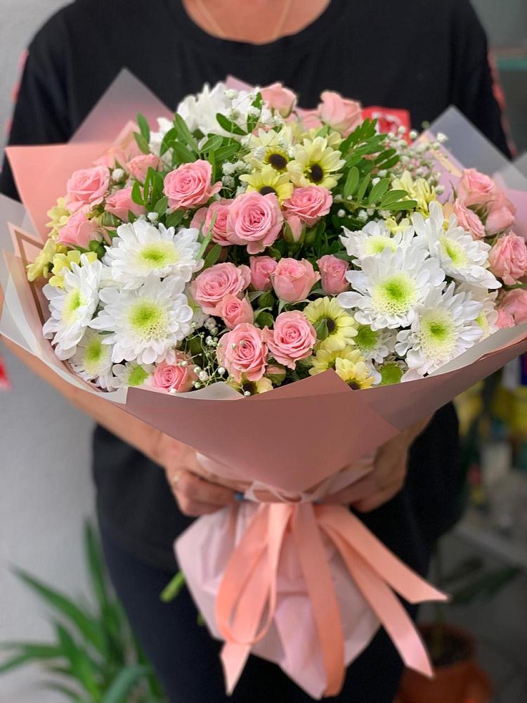 Букет цветов из: Розы и Хризантемы в Фосфоритный