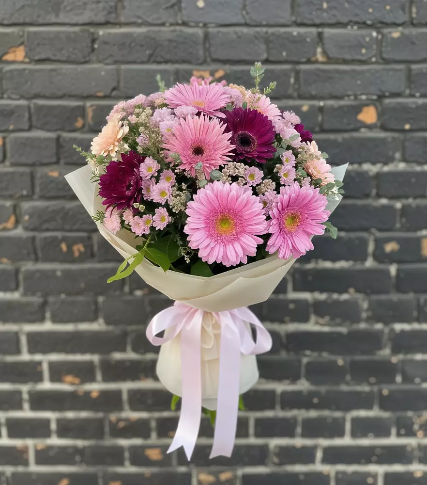 Букет цветов из: Герберы и Хризантемы в Фосфоритный