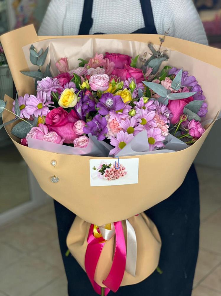 Букет цветов из: Хризантемы, Гвоздики и Альстромерии в Фосфоритный