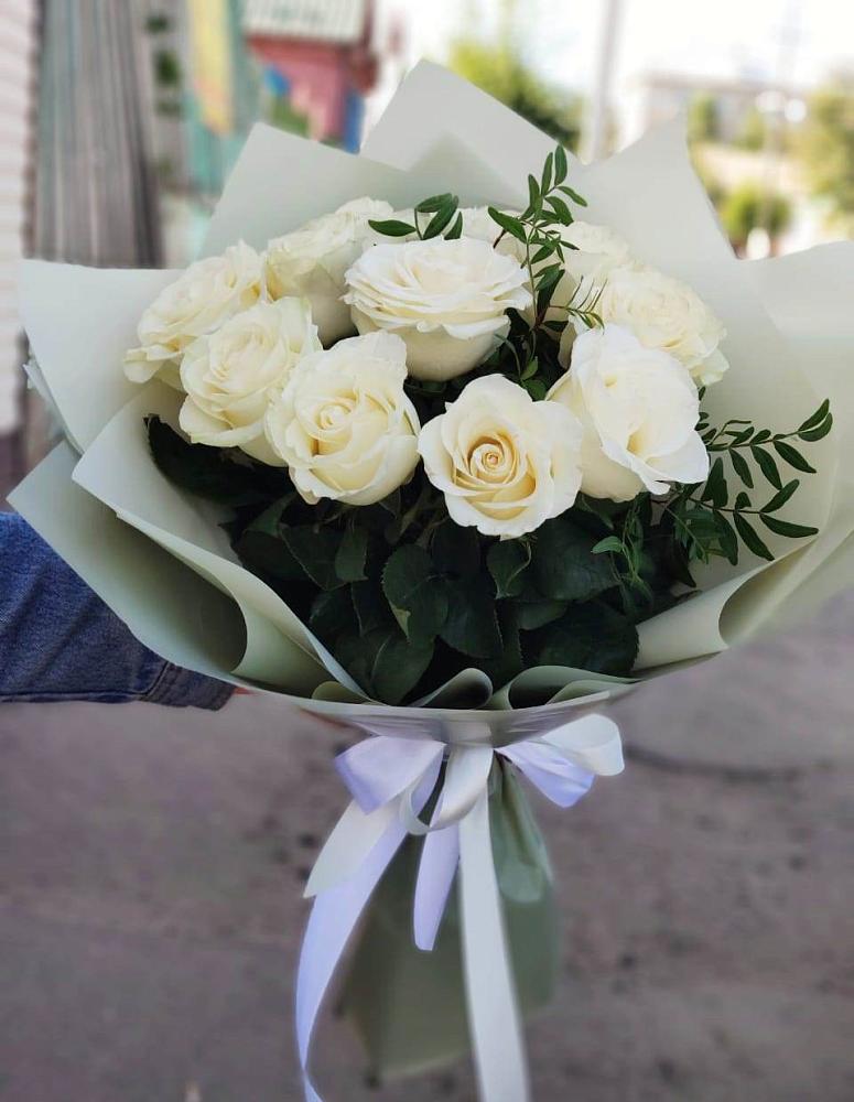 Букет Белые розы Проуд в Фосфоритный