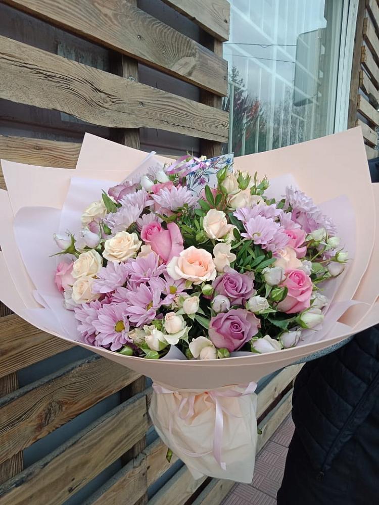 Букет цветов из: Розы и Хризантемы в Фосфоритный