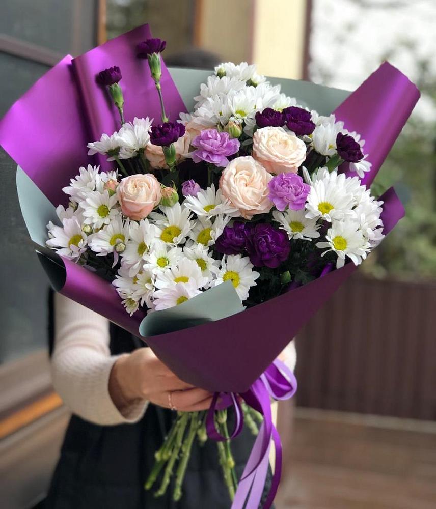 Букет цветов из: Хризантемы, Гвоздики и Розы в Фосфоритный