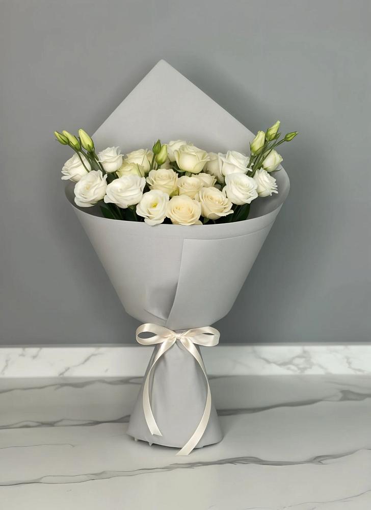 Букет цветов из: Розы и Лизиантусы в Фосфоритный