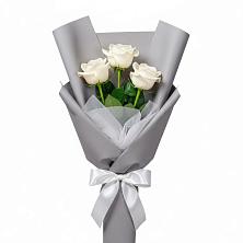 Букет 3 белые розы в Фосфоритный