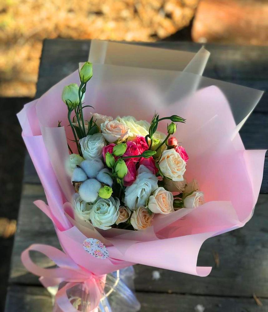 Букет цветов из: Розы и Лизиантусы в Фосфоритный