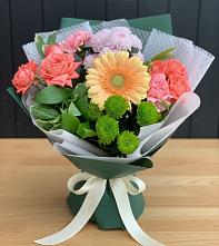 Букет цветов из:  Гвоздики, Розы, Герберы и Хризантемы в Фосфоритный