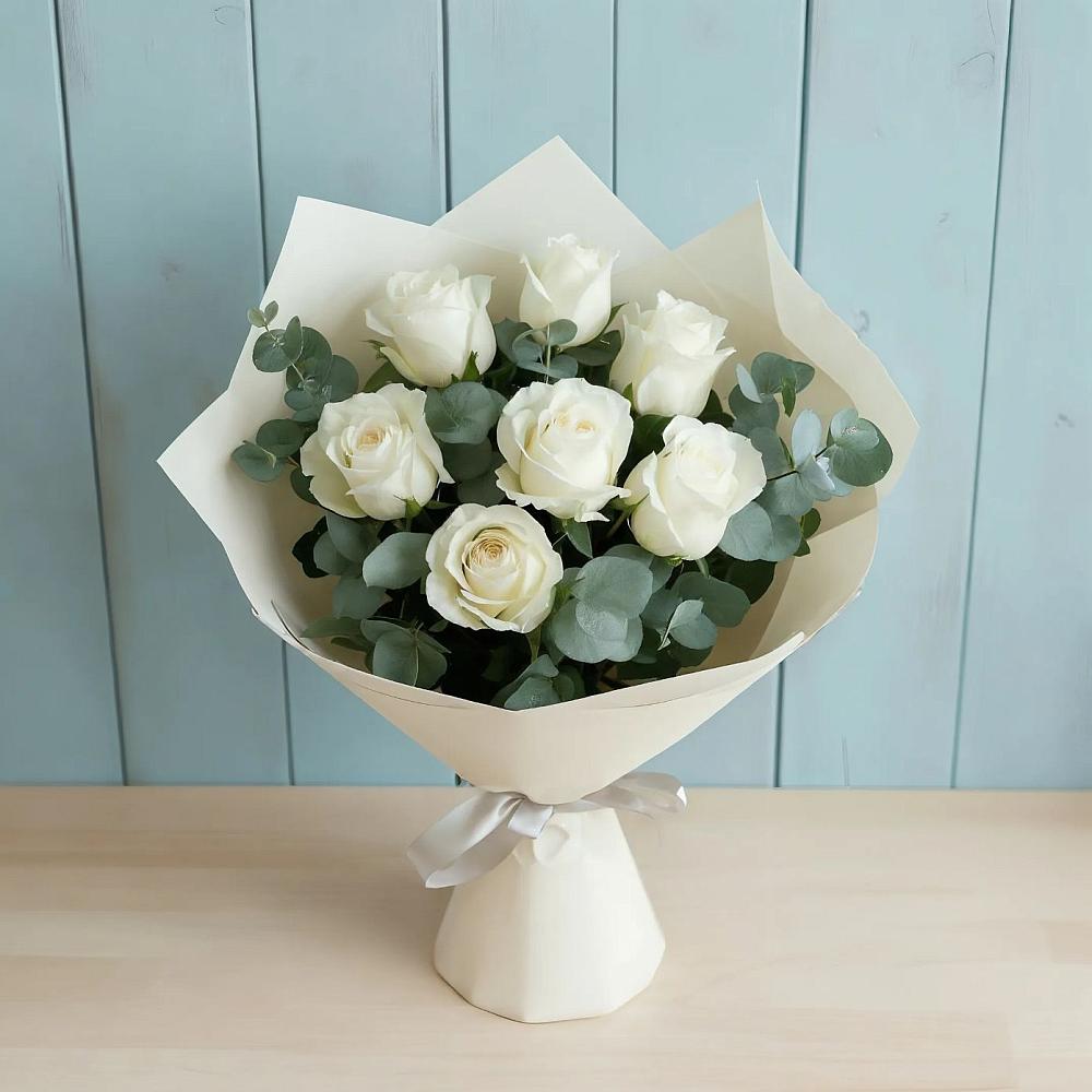 Букет Белые розы в Эвкалипте в Фосфоритный