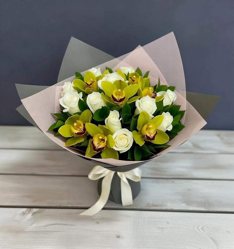 Букет цветов из: Орхидеи и Розы в Фосфоритный