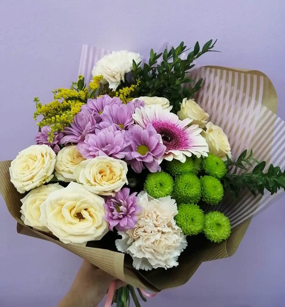 Букет цветов из: Хризантемы, Розы, Гвоздики и Герберы в Фосфоритный