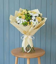 Букет цветов из:  Хризантемы и Розы в Фосфоритный