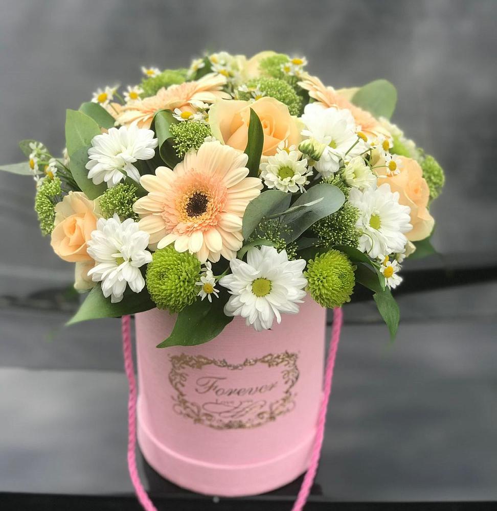 Цветочная композиция из Розы, Герберы и Хризантемы в шляпной коробке в Фосфоритный