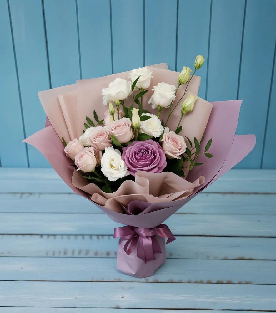 Букет цветов из: Розы и Лизиантусы в Фосфоритный